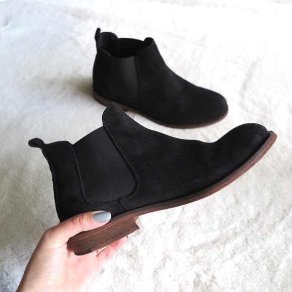 Wolverine Shoes - •SOLD• Wolverine | Jean Suede Chelsea Boot Black - Size 6